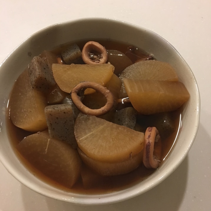 大根とイカとこんにゃくの煮物